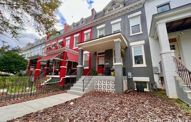 624 LAMONT ST NW