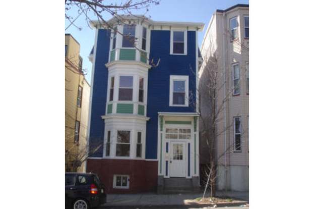 10 COTTAGE ST