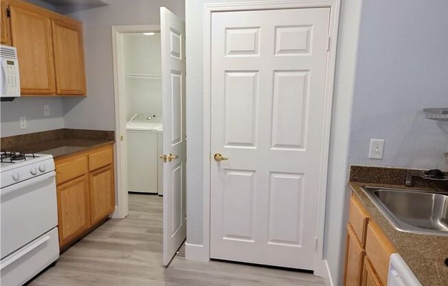 SOUTHWEST GATED 2-BED, 2-BATH FIRST-FLOOR UNIT!