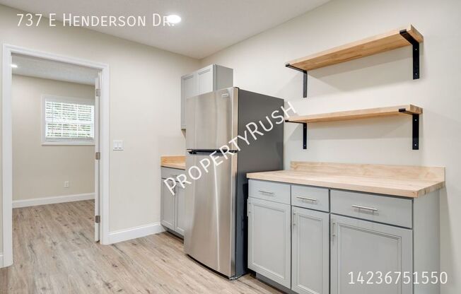 3 beds, 2 baths, 1,215 sqft, $1,795