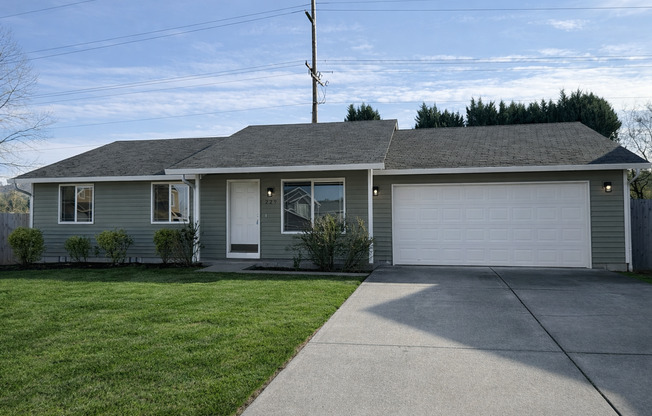 Well Maintained Single Level Home for Lease in Kelso