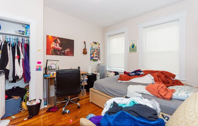 4 beds, 1 bath, $4,500, Unit Unit #25