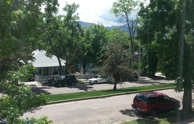 2 beds, 1 bath, $1,100, Unit Unit C1