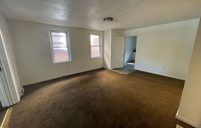 2 beds, 1 bath, $1,200