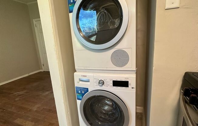 3 beds, 2 baths, 1,400 sqft, $1,750, Unit Unit 3-B