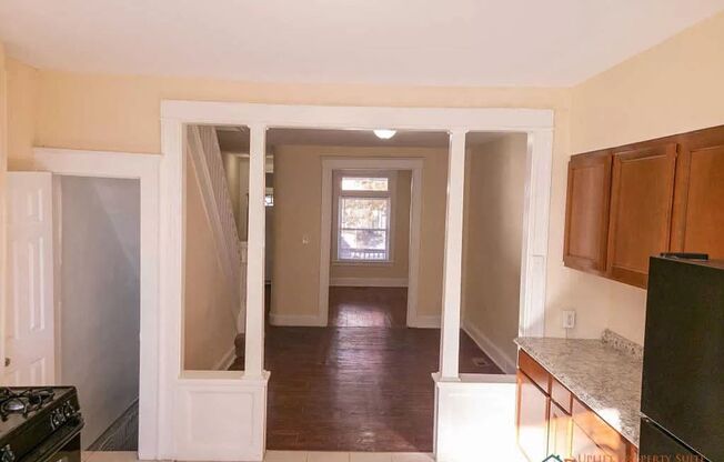 3 beds, 1 bath, $1,500