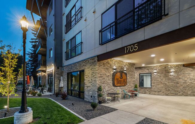 Studio, 1 bath, 662 sqft, $1,525, Unit 309