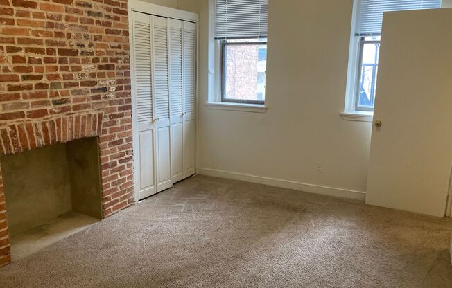 1 bed, 1 bath, 650 sqft, $1,399, Unit 17C