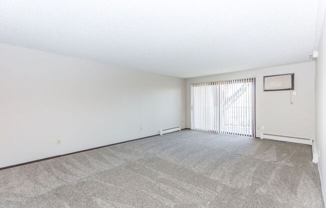 1 bed, 1 bath, 746 sqft, $1,340, Unit 122