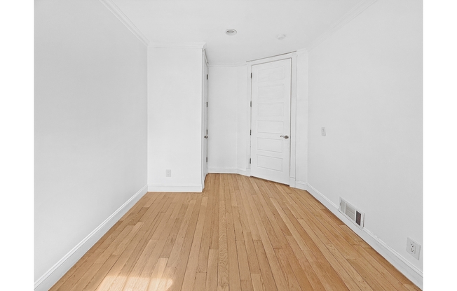 1592 SAINT MARK'S AVE