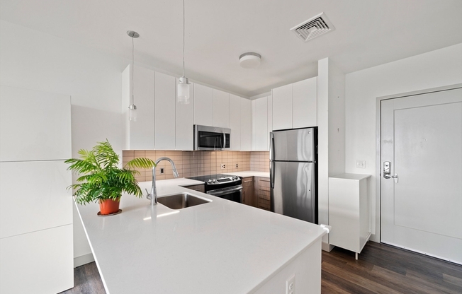 1 bed, 1 bath, 662 sqft, $3,200, Unit 403