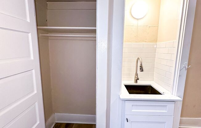 Studio, 1 bath, 180 sqft, $999