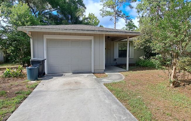 3/2 house in convenient NW location!
