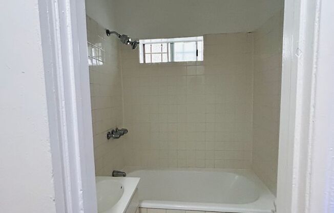 Studio, 1 bath, 250 sqft, $1,595, Unit SY24-105