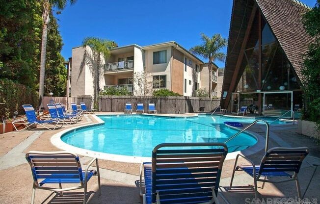 2BED/2BATH PRIME LOCATION - WALKING DISTANCE TO OCEAN BEACH