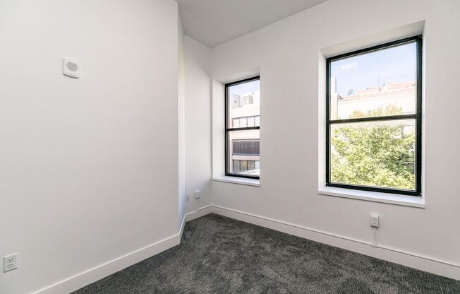 2 beds, 1 bath, 985 sqft, $1,150, Unit Dows Building - 314