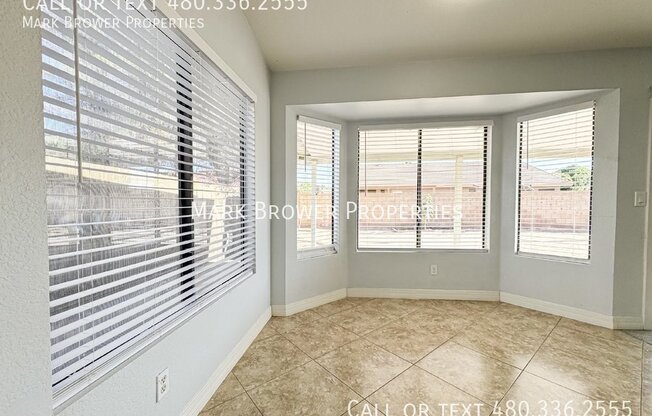 449 E MDWS LN