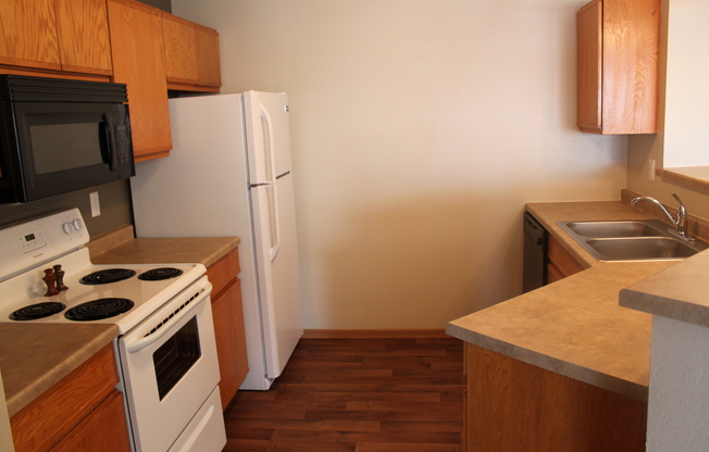 1 bed, 1 bath, 711 sqft, $1,075, Unit 3720214R