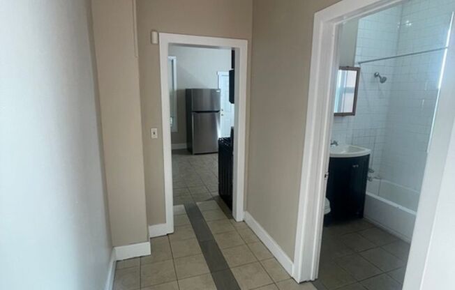 3 beds, 1 bath, $2,000, Unit 7927 # 2