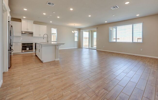 857 HALFORD LN
