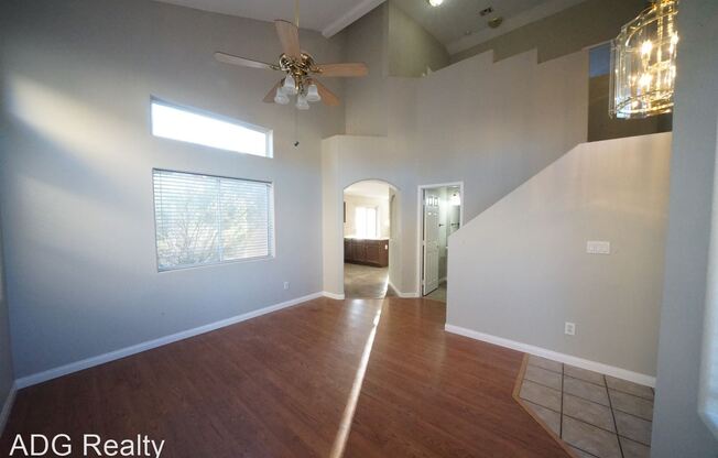 319 Gray Robin Ave -North Las Vegas-