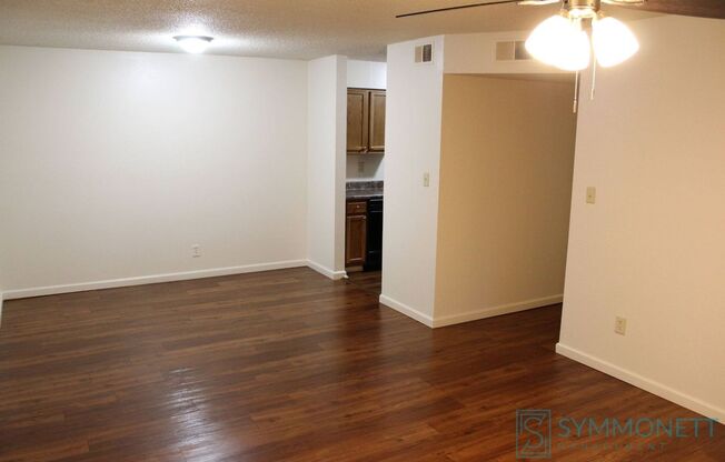 2 beds, 1 bath, 900 sqft, $975, Unit 37