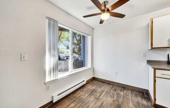 dining room Aloha Oregon Quatama Village Apartments 