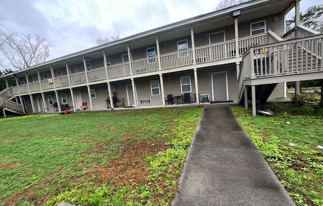 2 beds, 1 bath, 700 sqft, $1,425, Unit 105