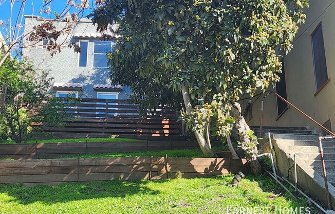 834 LAGUNA AVE