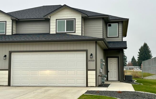 Available Now! Beautiful 3 Bedroom, 2.5 bath in Spokane Valley!