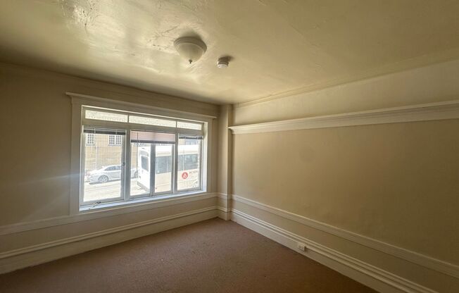 025 (550 Leavenworth)