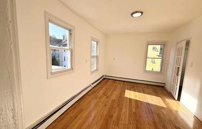 2 beds, 1 bath, $2,650, Unit 3