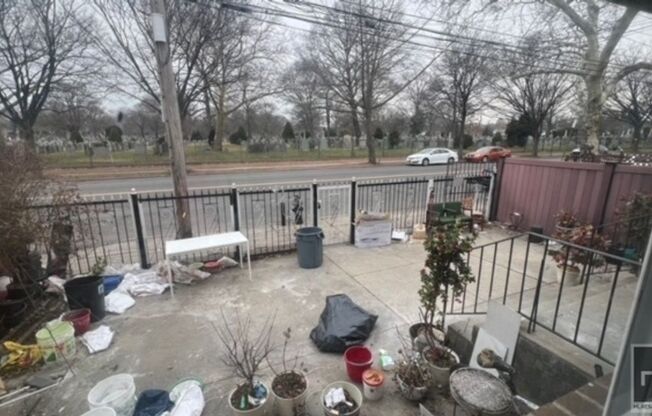 1081 SCHENECTADY AVE