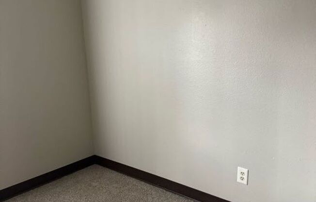 2 beds, 2 baths, 1,070 sqft, $1,595, Unit 12-104