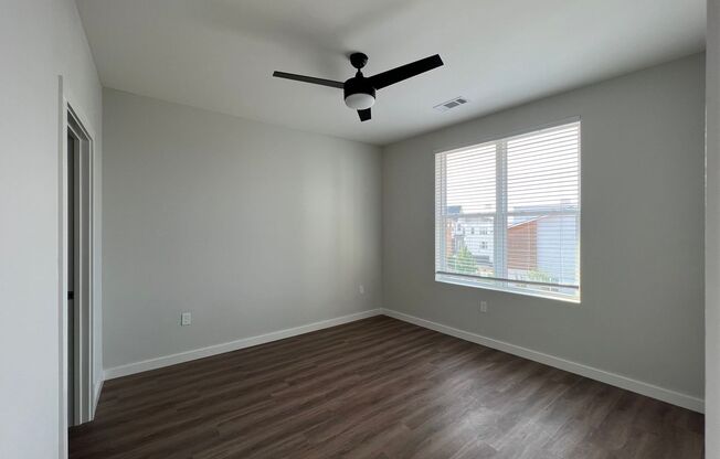 1 bed, 1 bath, 690 sqft, $1,549, Unit 115