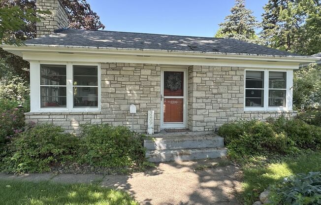 Mid-Century Charm and Comfort with a Sauna!