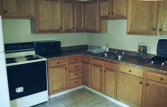 2 beds, 1 bath, $1,750, Unit 316A