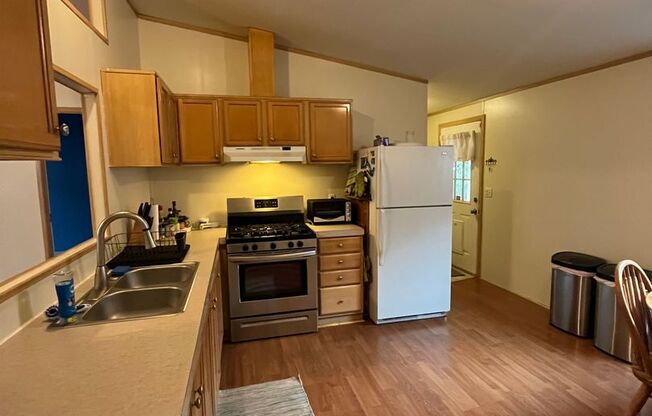 Great Location! 3 Bed, 2 Bath West-Flagstaff Home - Students & Pets OK! Avail Aug 10th!