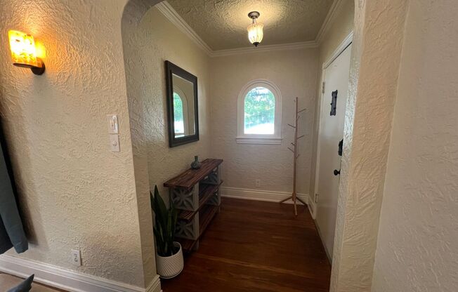 Charming 3 Bedroom 2 Bathroom House located in Fresno Tower District