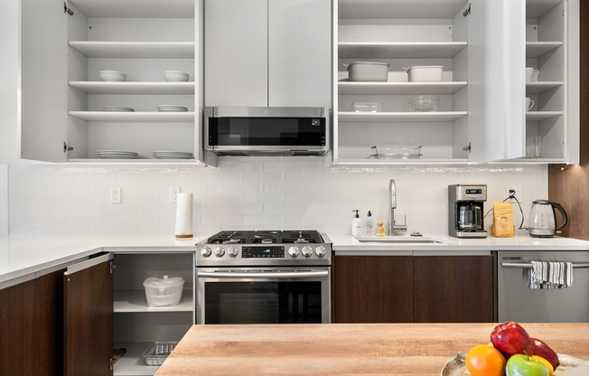 1 bed, 1 bath, 570 sqft, $3,300, Unit 504