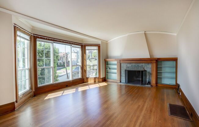 3 Bed / 2 Bath charming home in upscale neighborhood near Glen Park. YouTube Tour!!