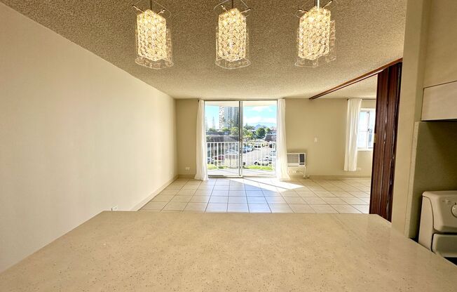 Convenient Condo in the Pearlridge Area