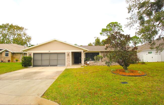 2 Bed 2 Bath w Flex Room Home in the F Section of Palm Coast!