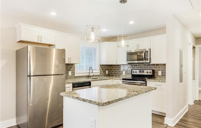 2121 NICHOLS LN