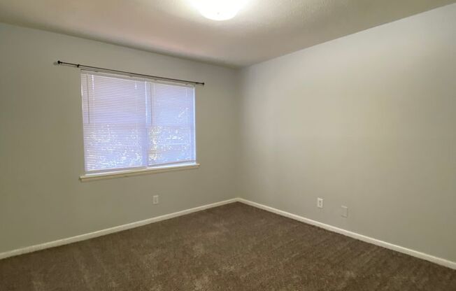 2 beds, 1 bath, $775, Unit #1