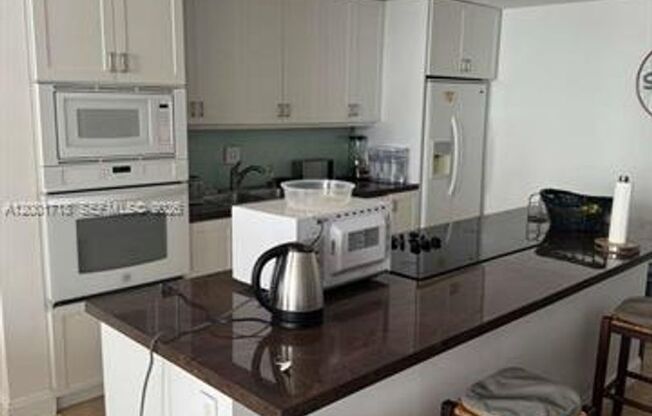 121 Crandon Blvd # 462 (A12001718)