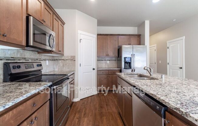 7613 NE 31 CIR