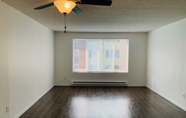 2 beds, 1 bath, 850 sqft, $2,200, Unit 220