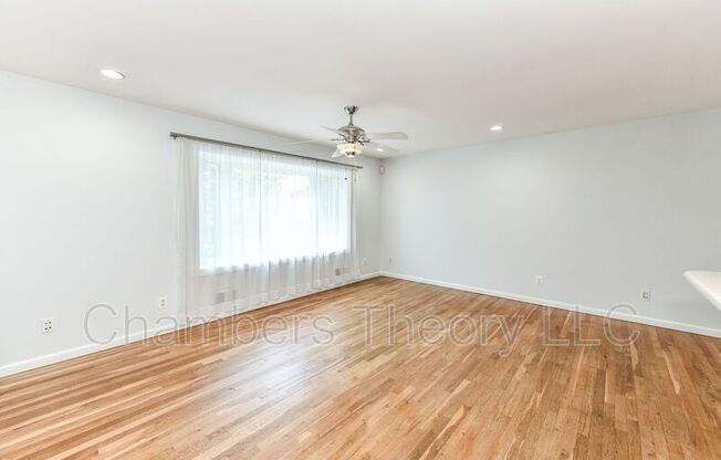 821 NINOVAN RD SE
