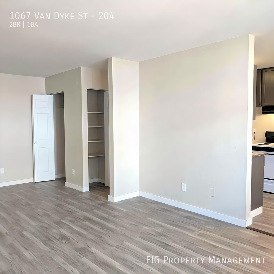 1067 Van Dyke St
